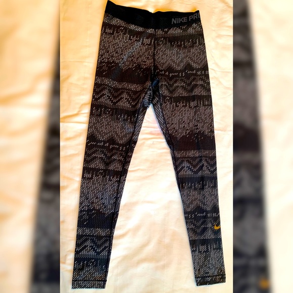 Nike Pants - Nike Pro Leggings